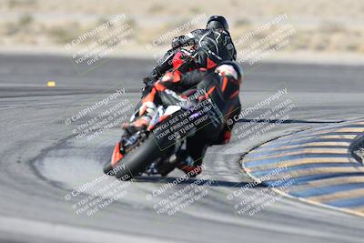 media/Dec-01-2025-Moto Forza (Mon) [[2daa91e15f]]/1-Advanced Group/Session 2 Turn 11 Backside/